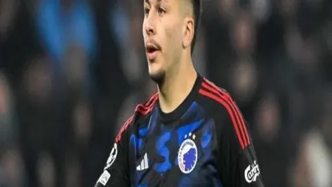 《免费大放送揭秘！数据迷局深挖帕罗巅峰对决悬念》