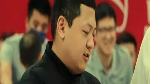 奥尔莫建功巴萨3-0奥萨苏纳，莱万替补献技，西甲榜首易主